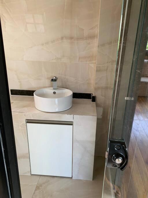 Suite Com Hidro No Centro Balneário Camboriú Εξωτερικό φωτογραφία